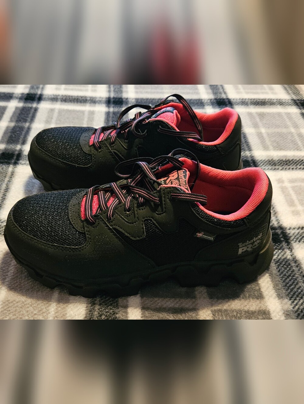 Timberland Steel-Toed Shoes (Women's 7.5)